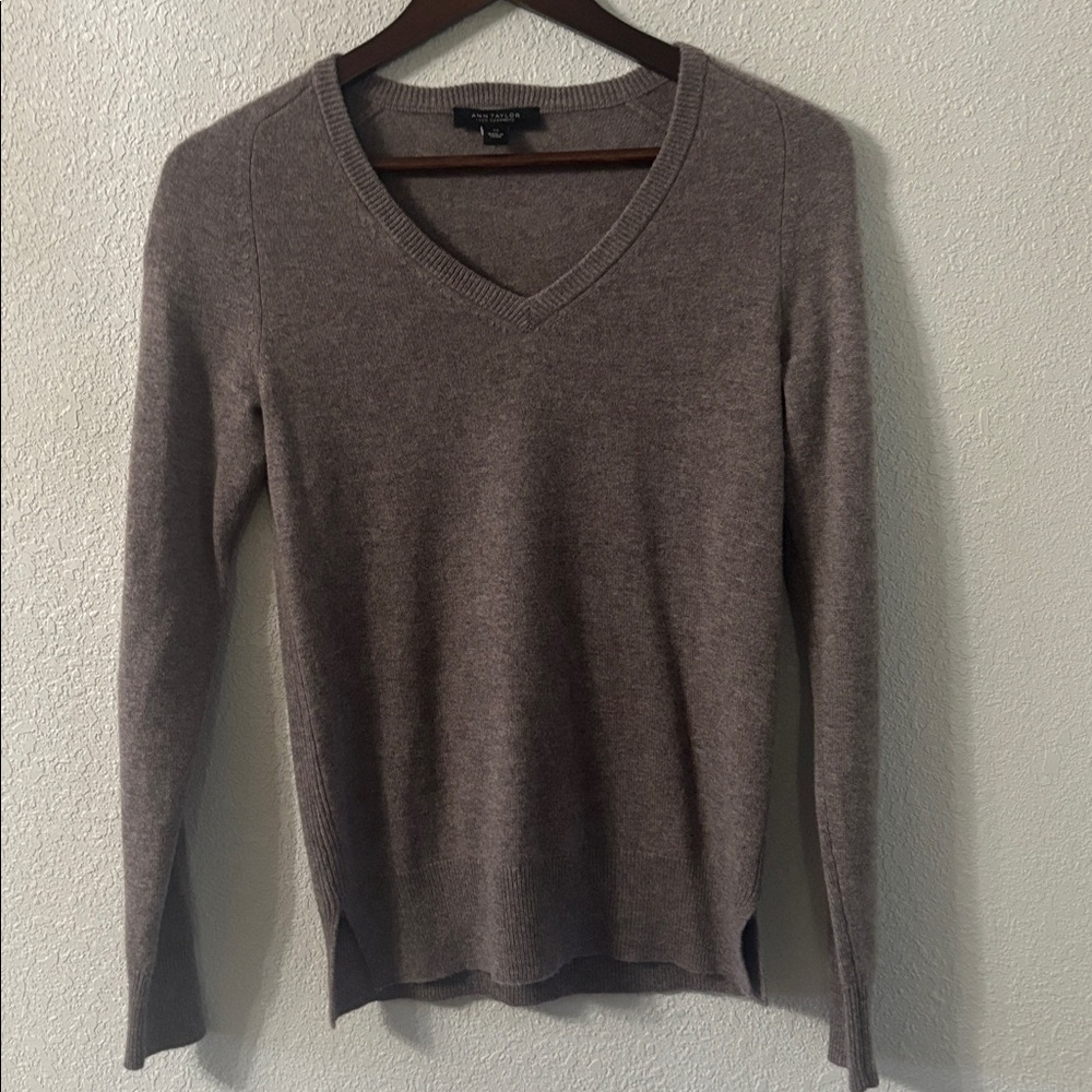 Ann Taylor 100% Cashmere Sweater V-Neck Speckled Light plum Women’s Size XSmall - Picture 4 of 6